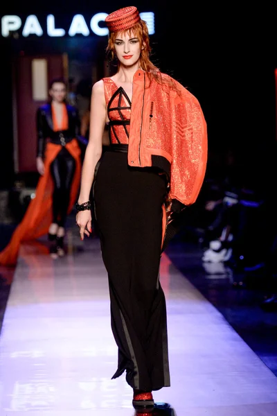 Look 54